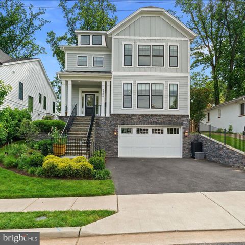 Single Family Residence in Arlington VA 2304 Kensington STREET.jpg