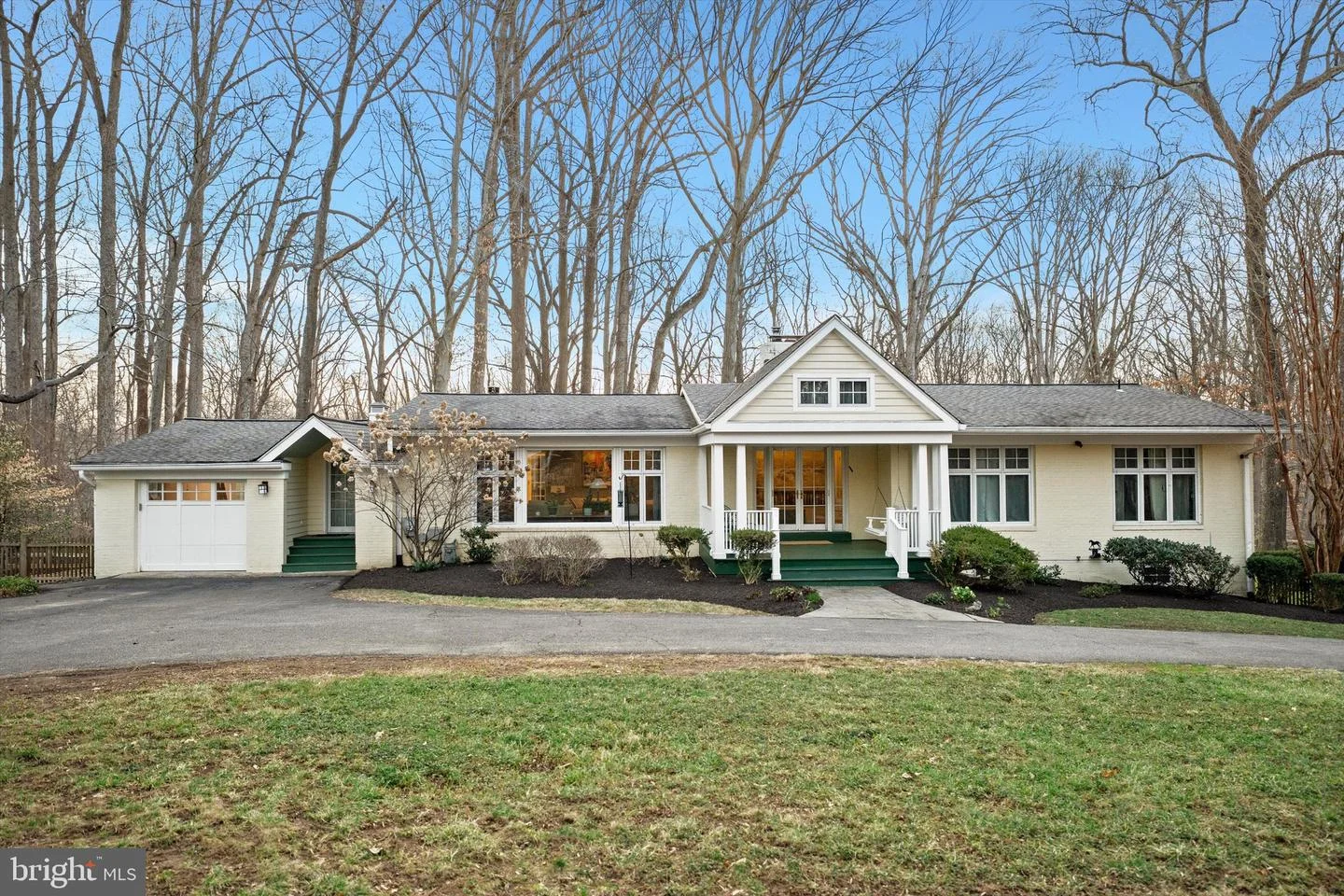 8505 Horseshoe Lane