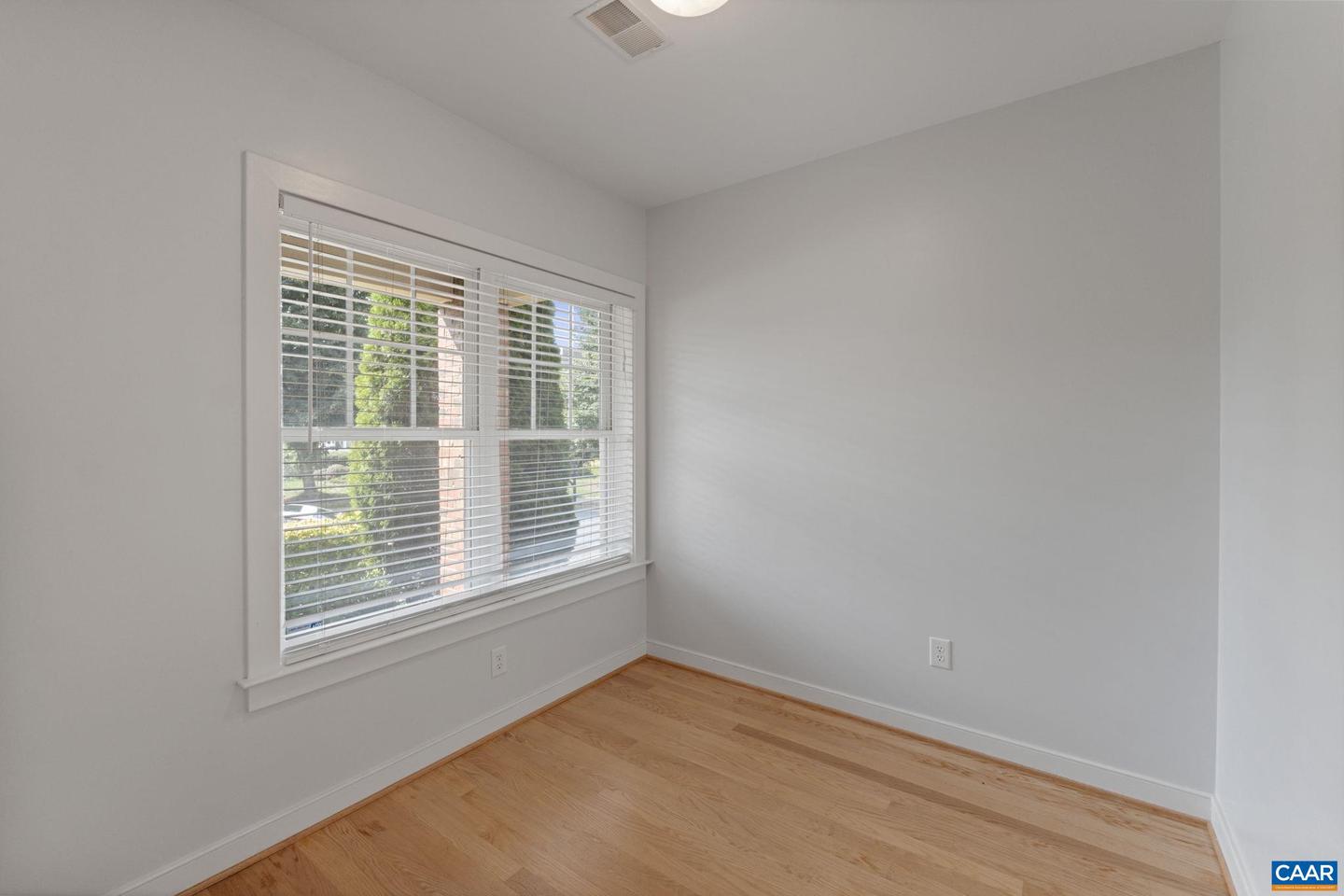 Photo 10 of 40 of 185 Brookwood Dr townhome