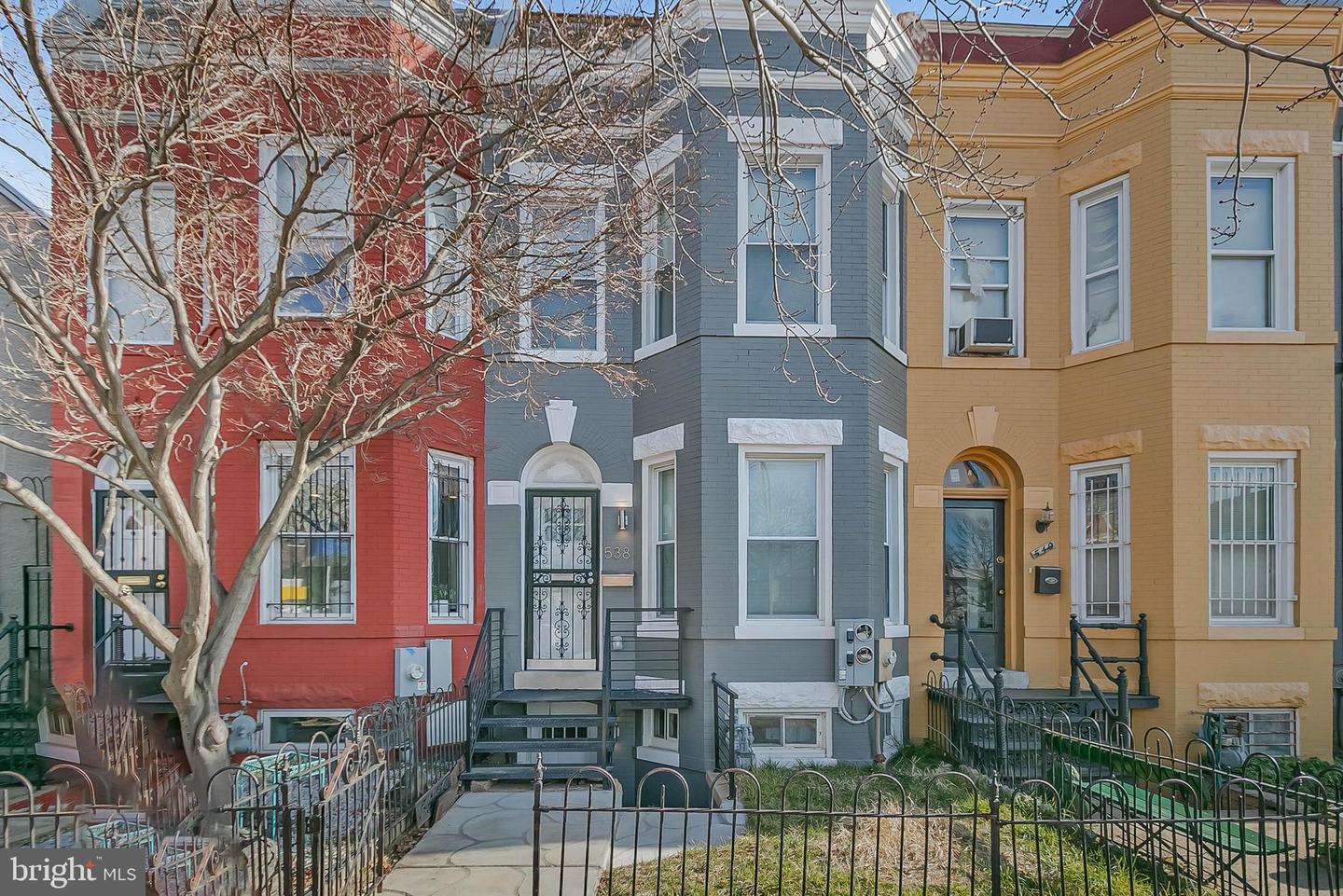 View Washington, DC 20003 townhome