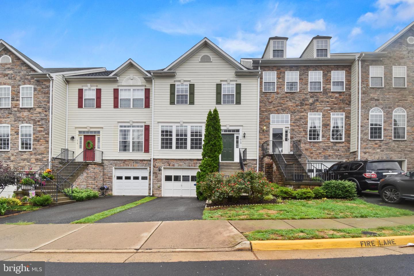 View Leesburg, VA 20176 townhome