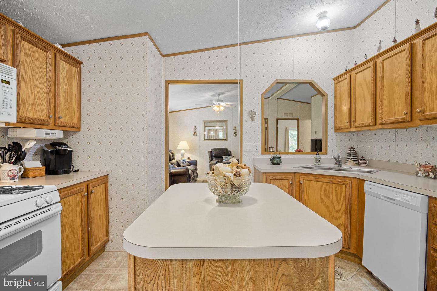 Photo 13 of 36 of 37132 E White Tail Dr mobile home