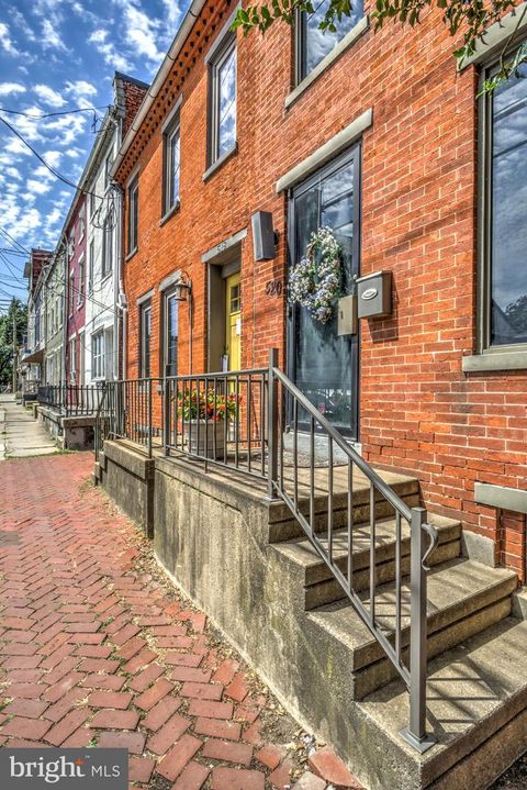 Townhouse in Lancaster PA 520 Queen STREET.jpg