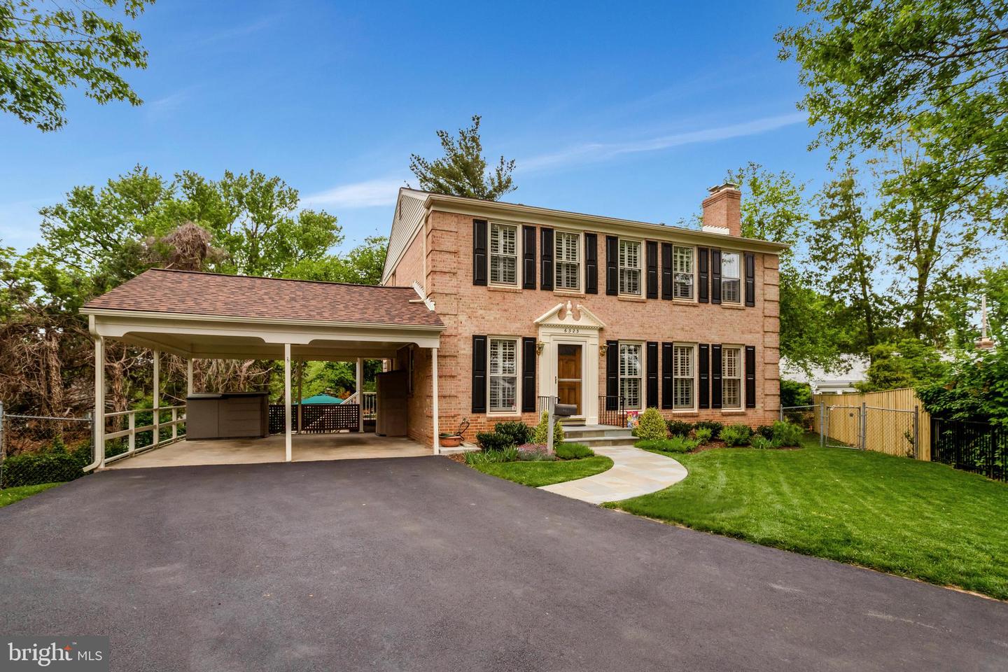 6323 22nd Rd N