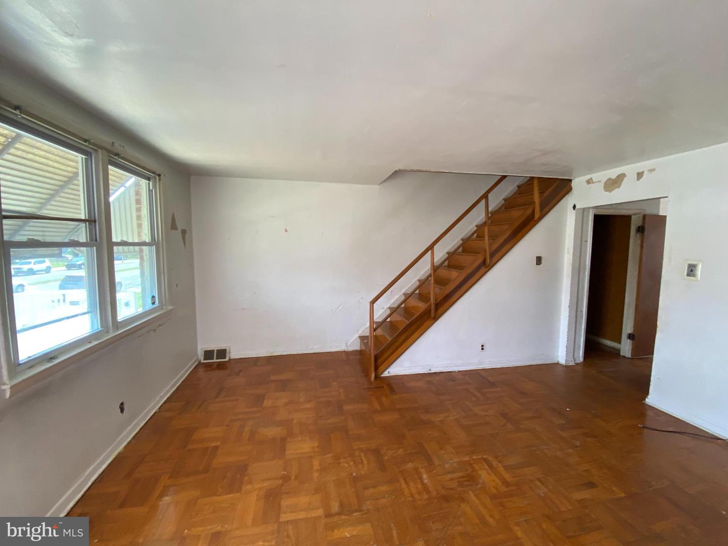 Photo 11 of 28 of 2138 Devereaux Ave townhome