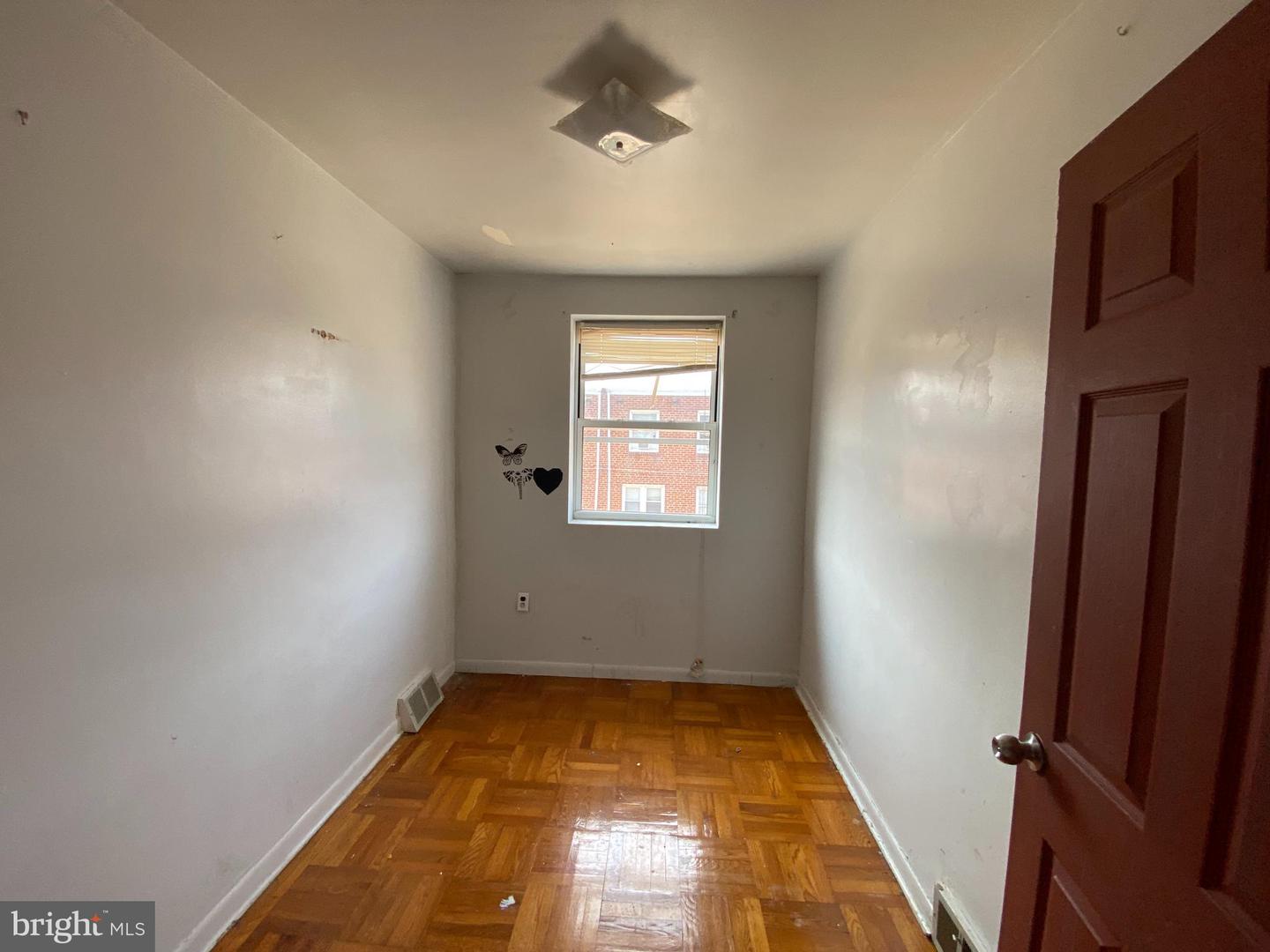 Photo 21 of 28 of 2138 Devereaux Ave townhome