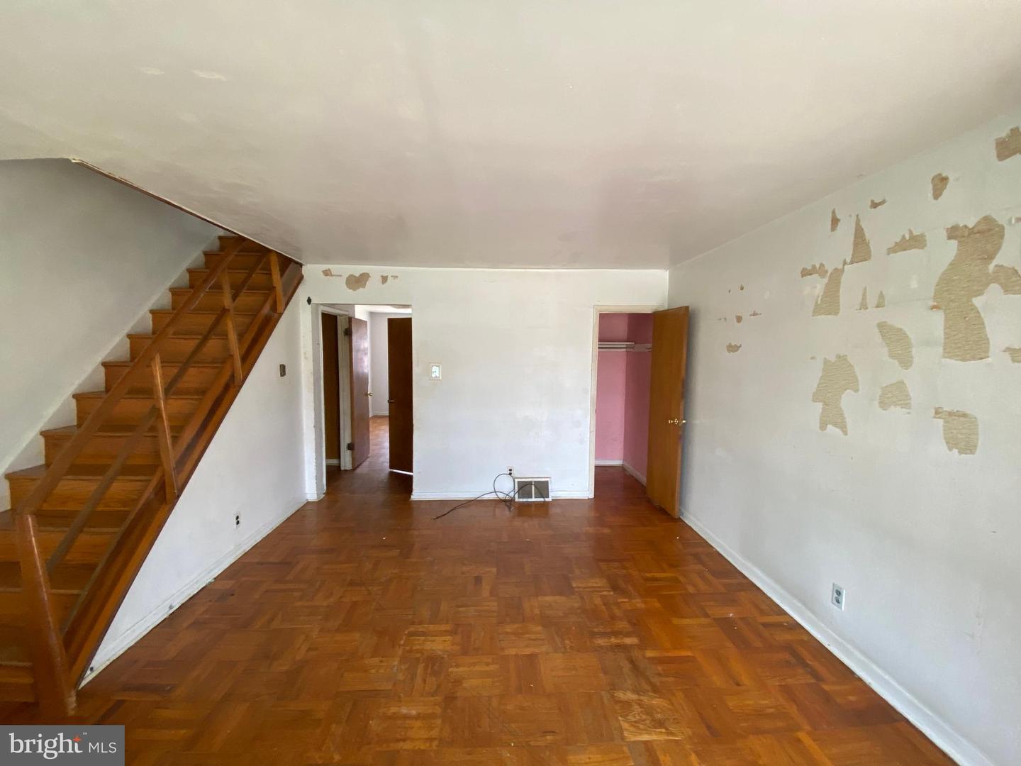Photo 3 of 28 of 2138 Devereaux Ave townhome