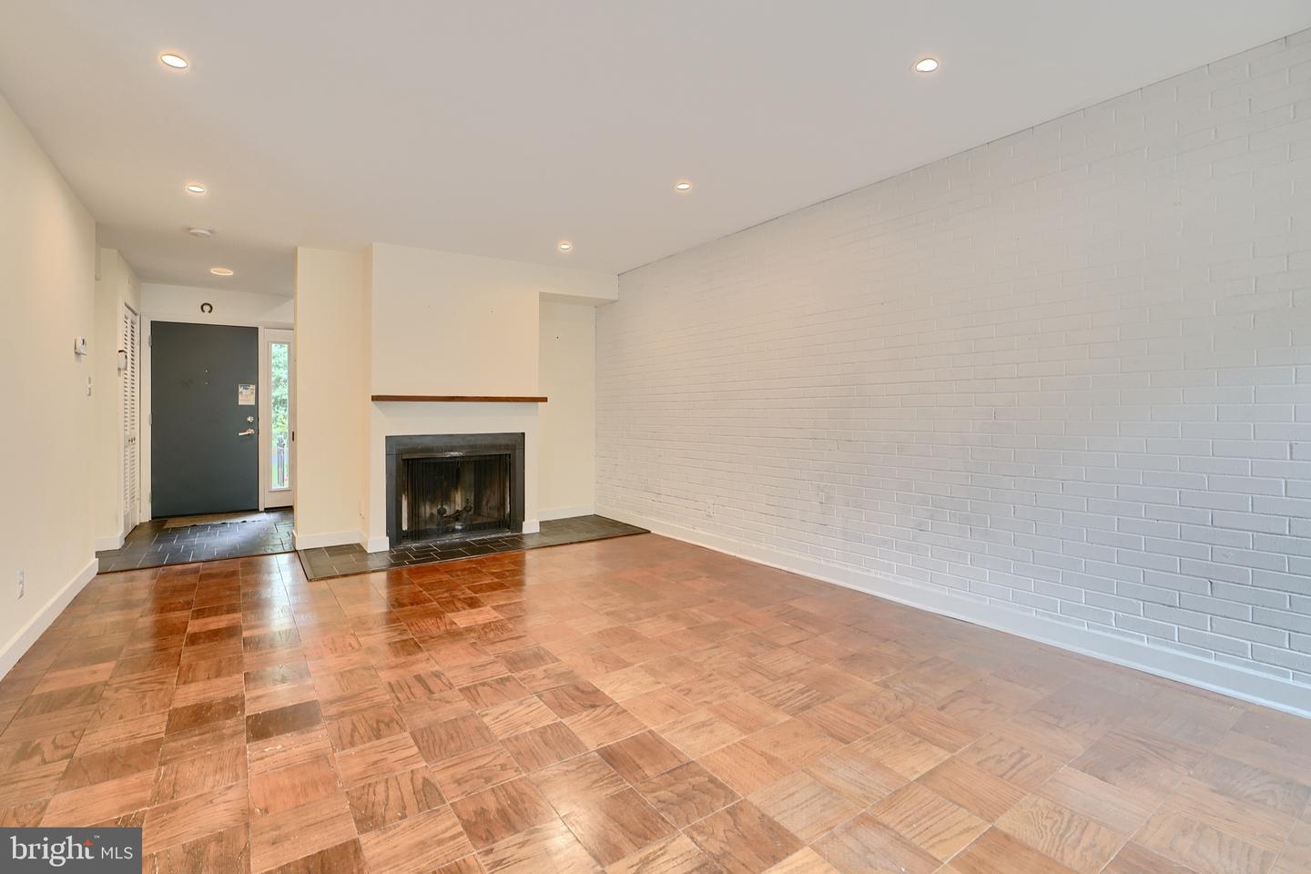 Photo 5 of 54 of 5200 Pooks Hill Rd #C-15 townhome