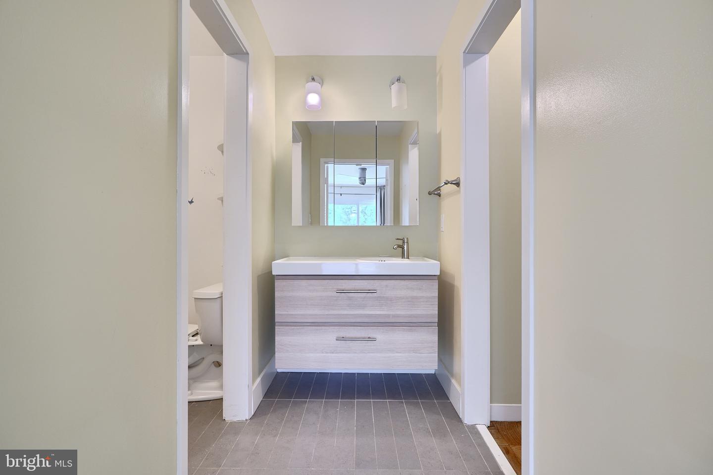 Photo 27 of 54 of 5200 Pooks Hill Rd #C-15 townhome