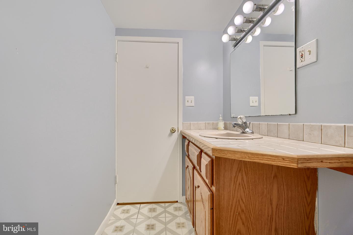 Photo 34 of 54 of 5200 Pooks Hill Rd #C-15 townhome