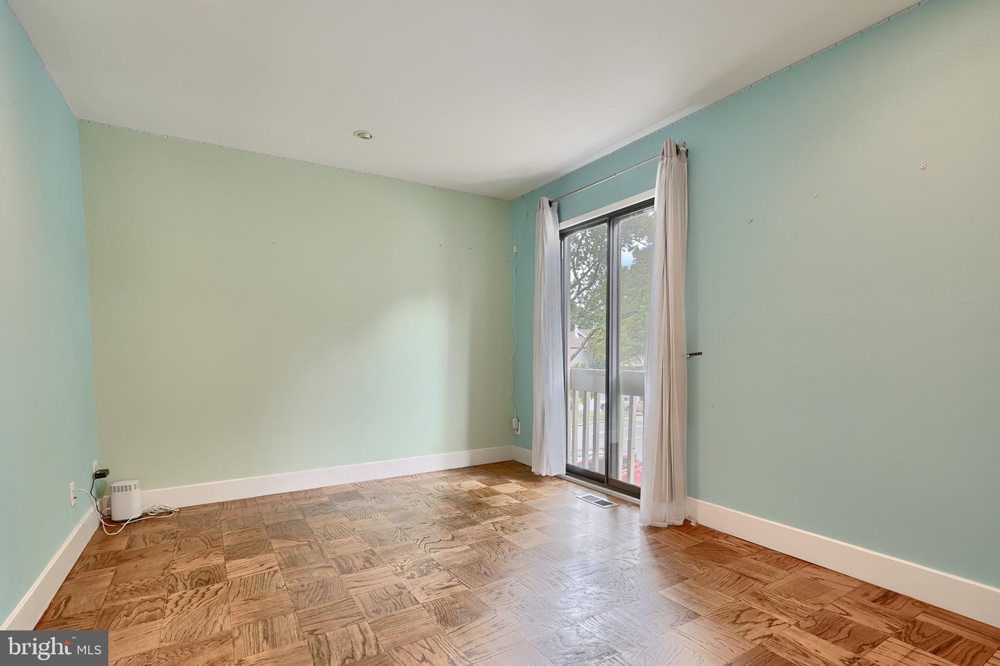 Photo 31 of 54 of 5200 Pooks Hill Rd #C-15 townhome