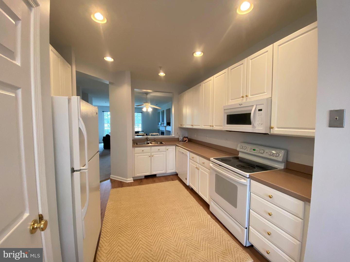 Photo 12 of 33 of 53e Willow Oak Ave #53e condo