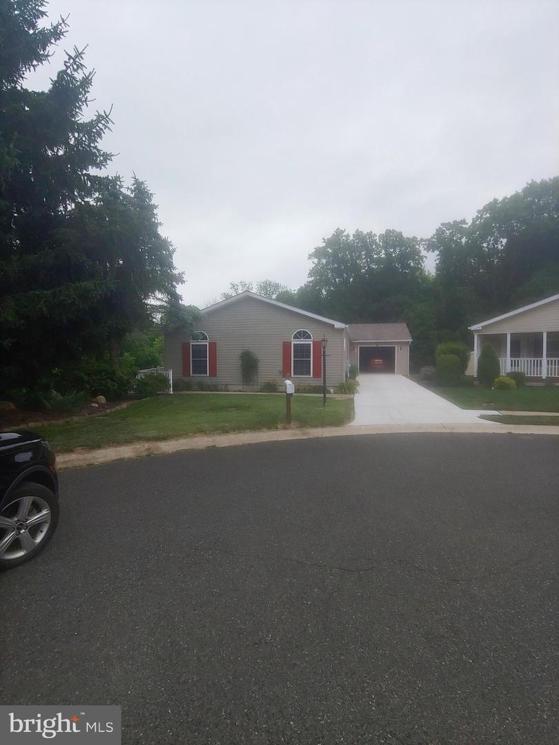 Photo 2 of 25 of 1098 Club House Ct mobile home