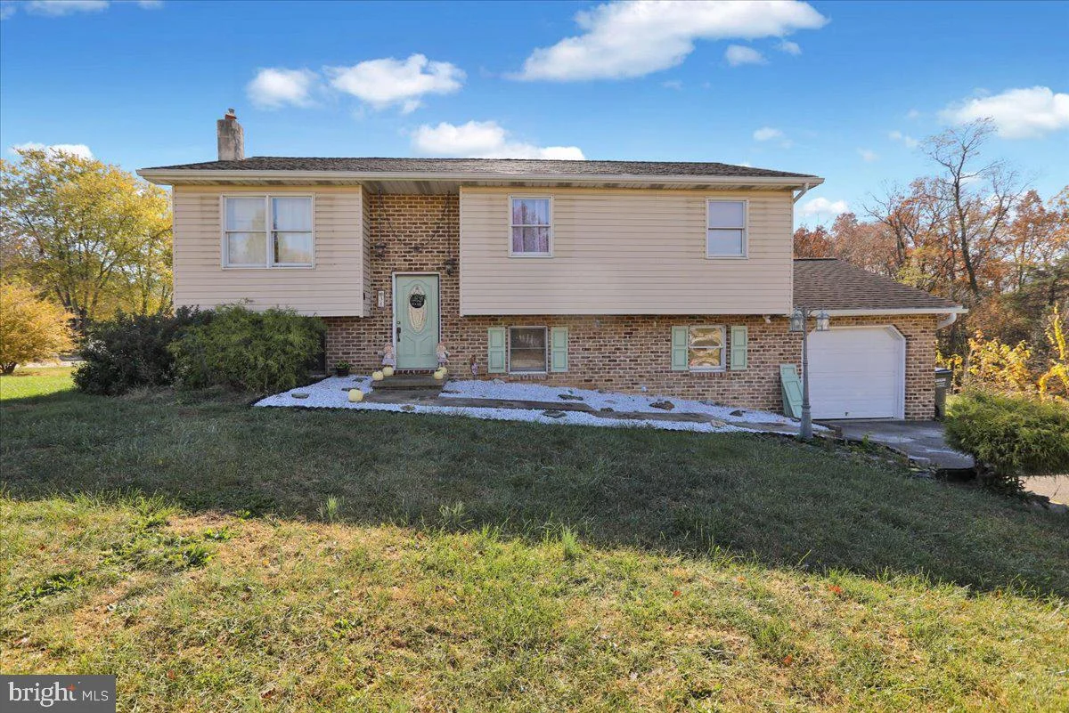 38 Den Mar Drive