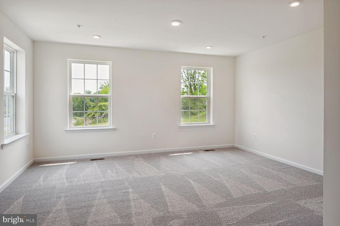 Photo 8 of 27 of 9323 Seney Lane condo