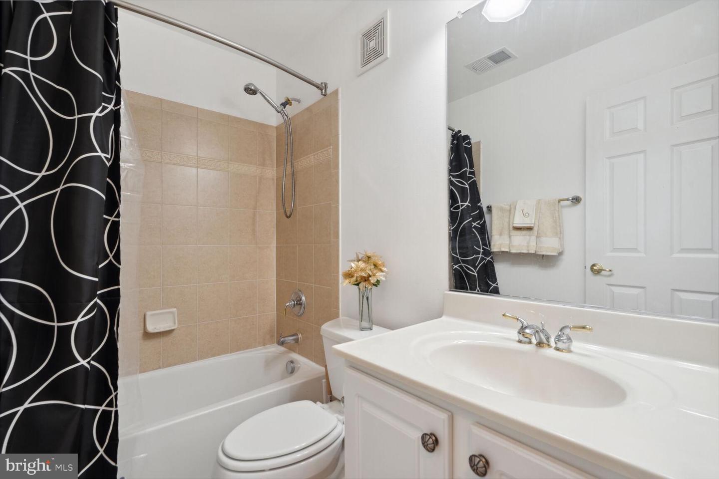Photo 29 of 34 of 7129 Mason Grove Ct #12 townhome