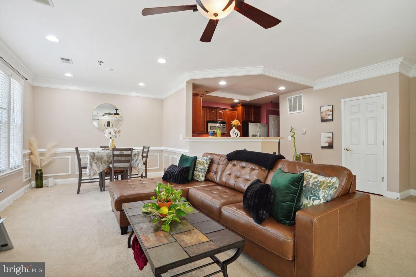 Photo 5 of 34 of 7129 Mason Grove Ct #12 townhome