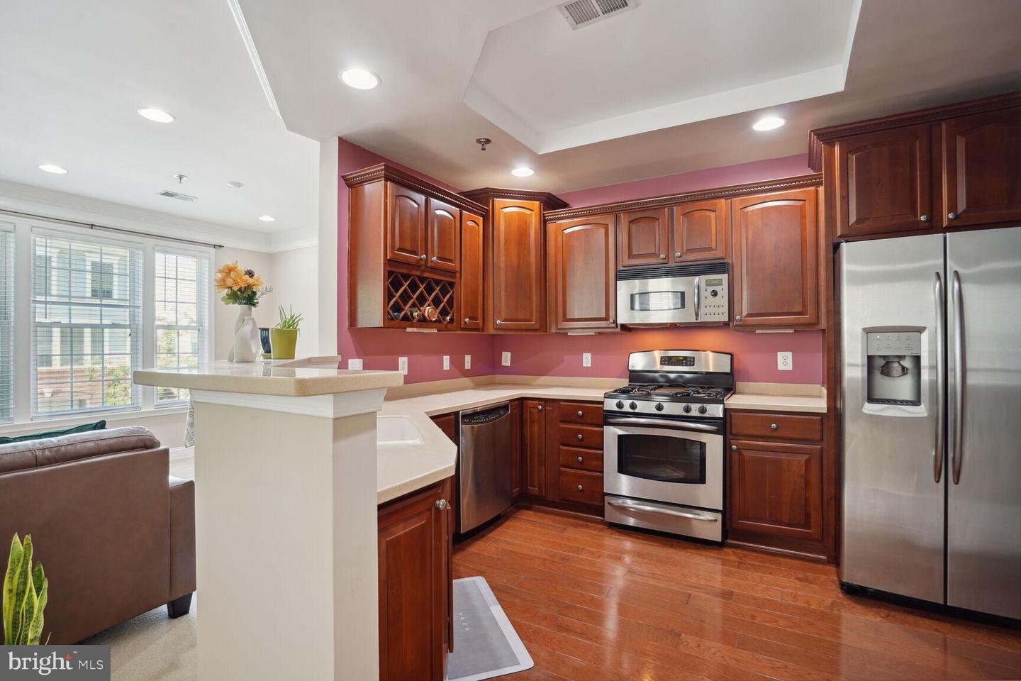 Photo 13 of 34 of 7129 Mason Grove Ct #12 townhome
