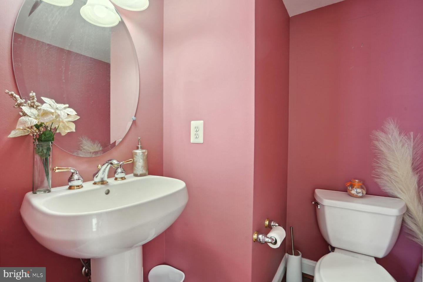 Photo 16 of 34 of 7129 Mason Grove Ct #12 townhome
