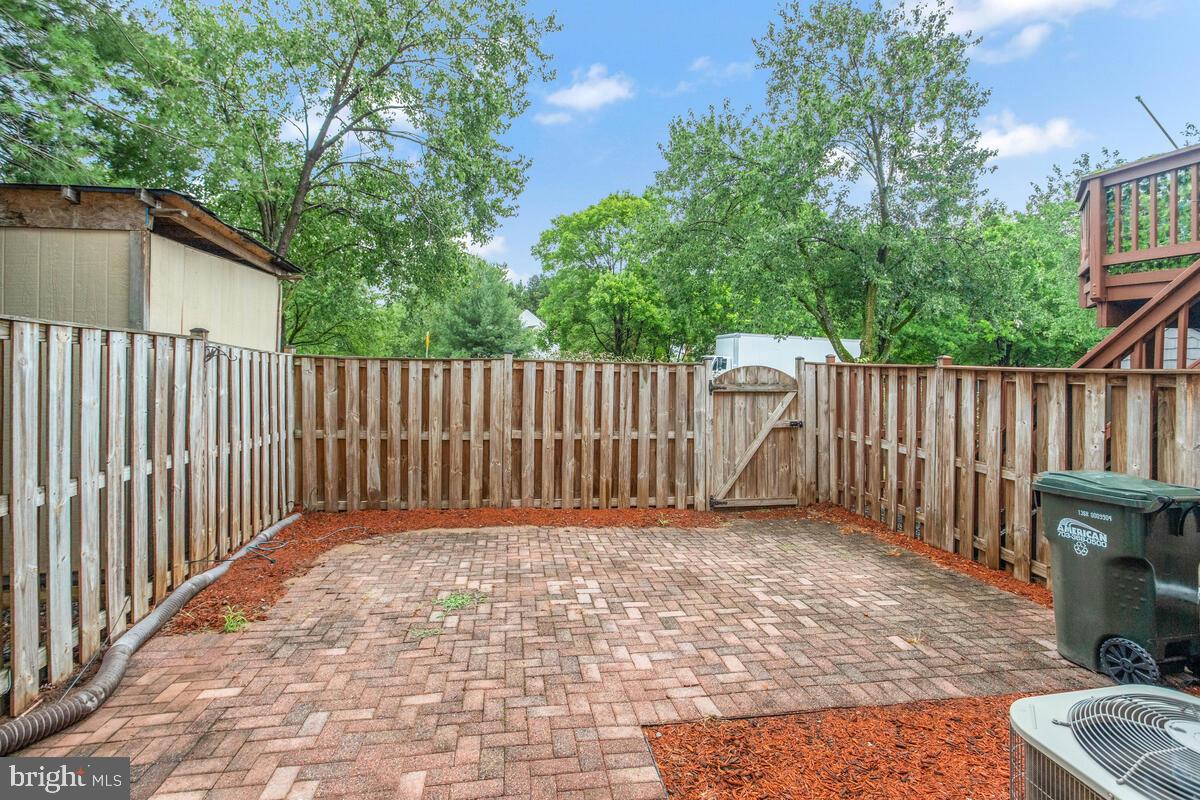 Photo 34 of 39 of 17366 Sligo Loop townhome