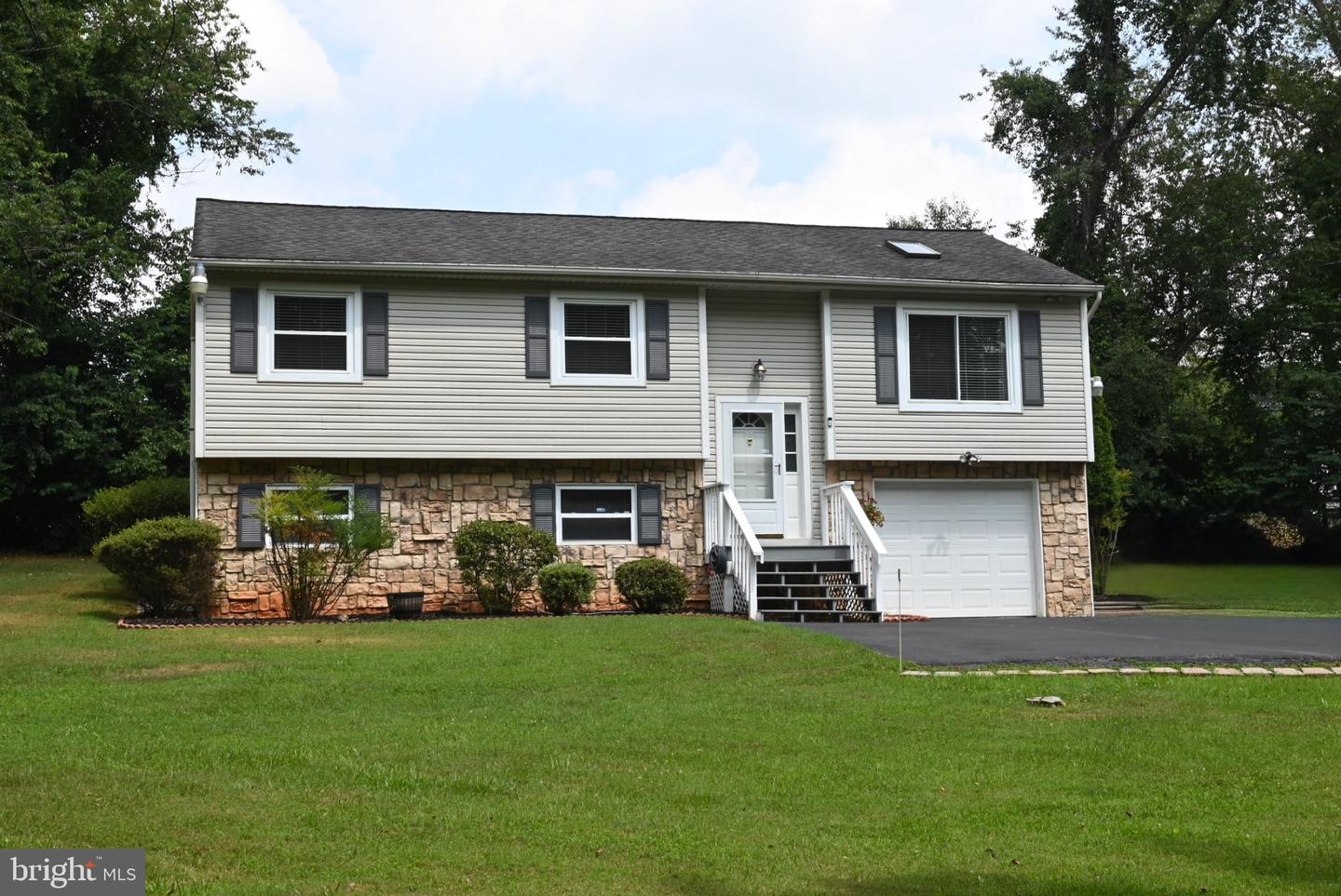 7463 Suncrest Drive, Warrenton, VA, 20187