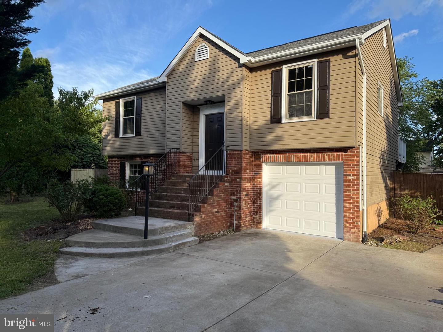 5314 Greentree Dr