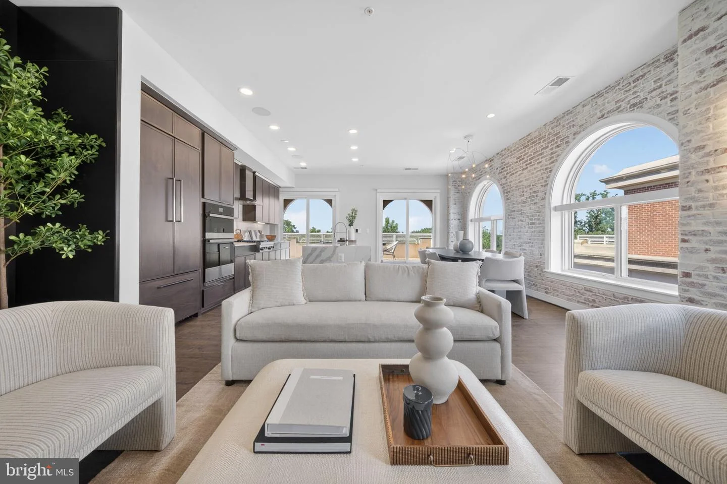 625 Slaters Lane Unit 402