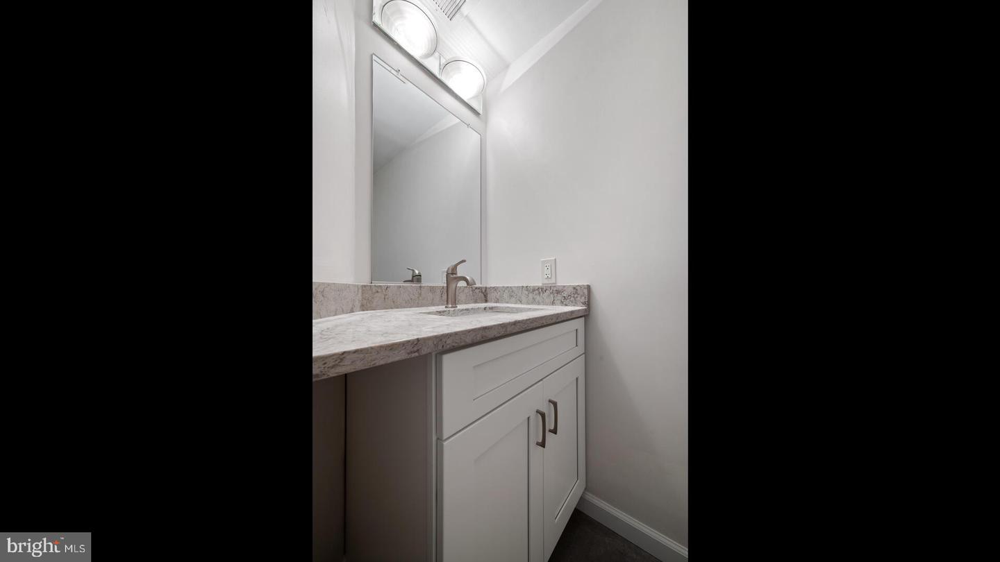 Photo 16 of 37 of 252 Sayre Dr townhome