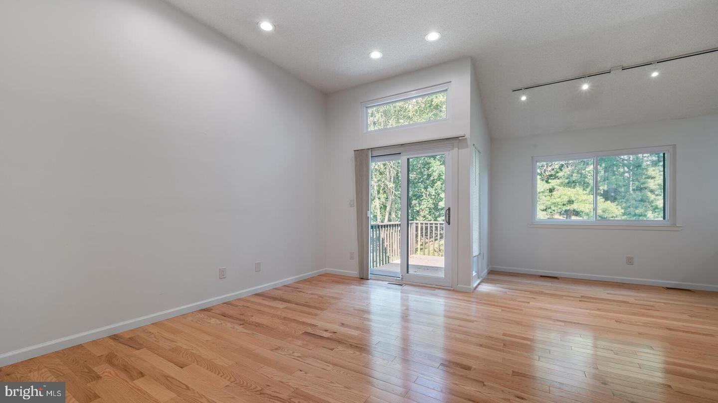 Photo 8 of 37 of 252 Sayre Dr townhome