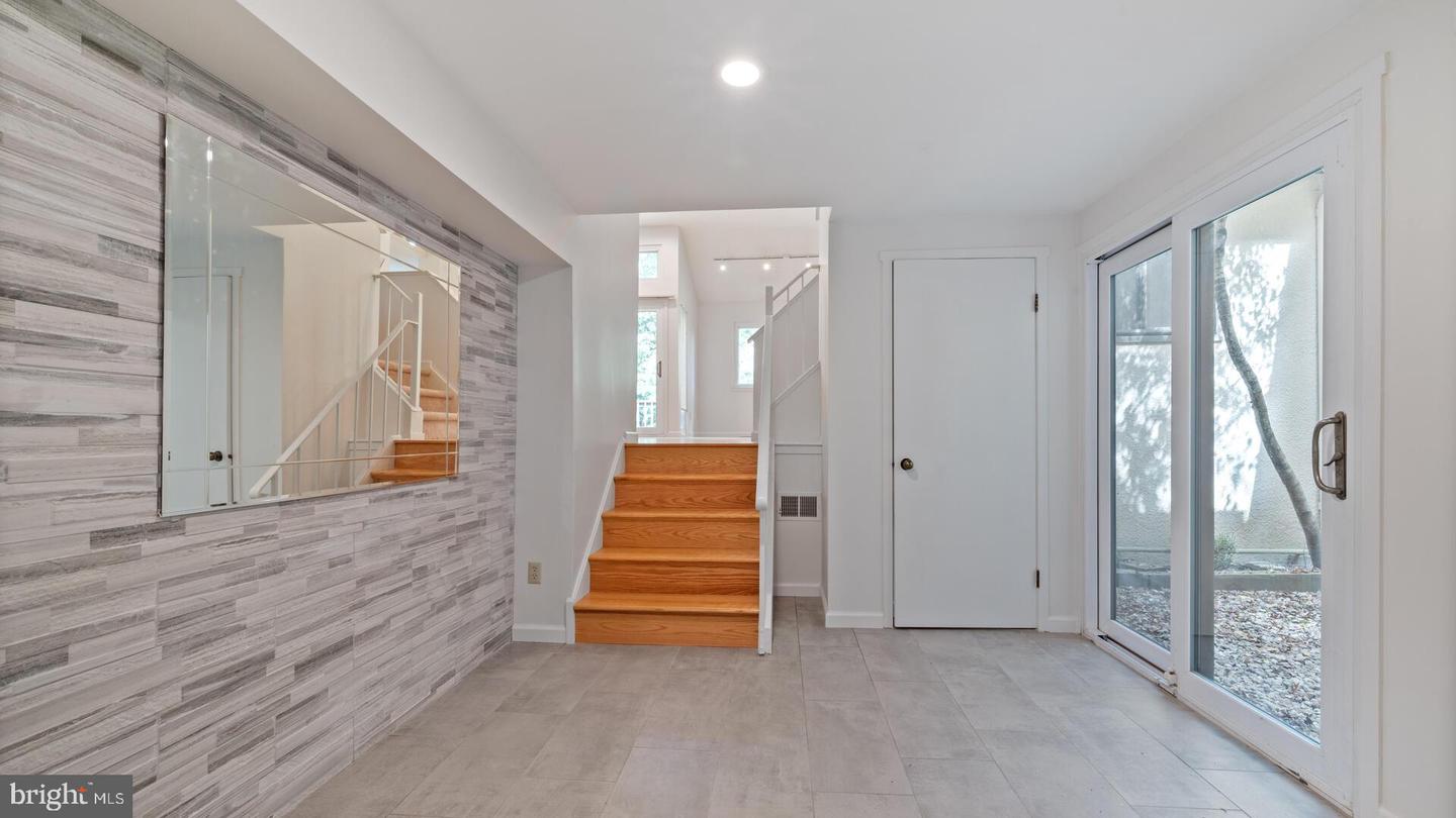 Photo 7 of 37 of 252 Sayre Dr townhome