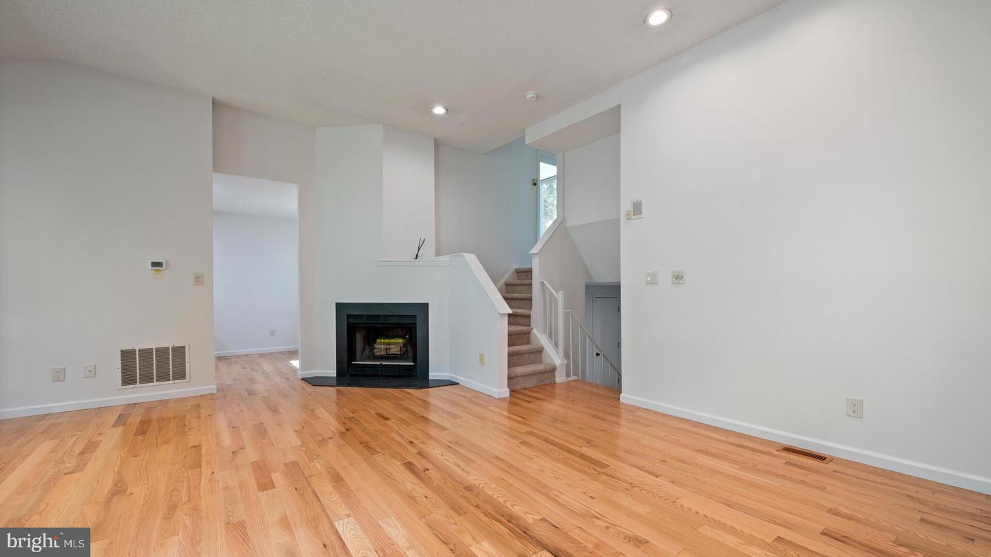 Photo 10 of 37 of 252 Sayre Dr townhome
