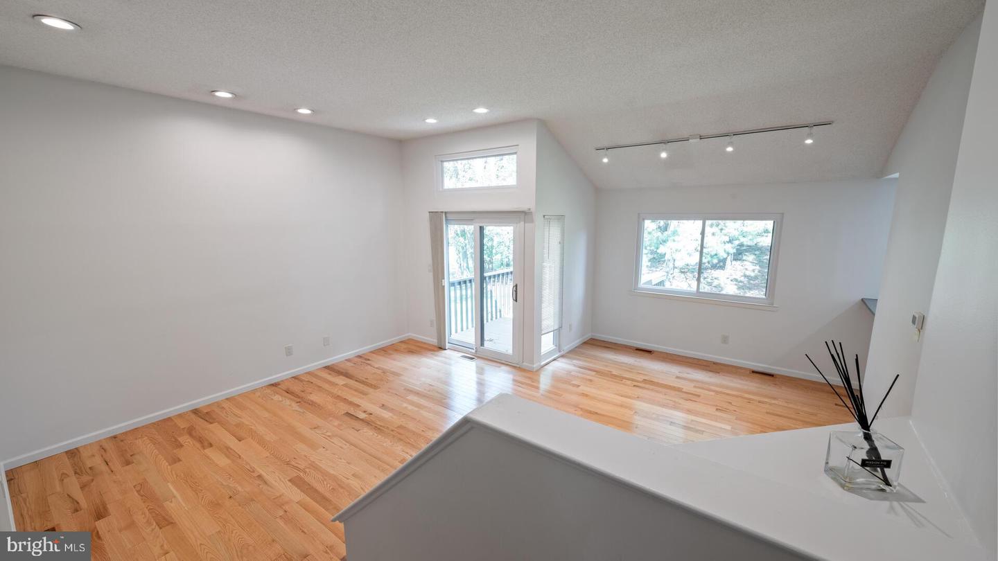 Photo 12 of 37 of 252 Sayre Dr townhome