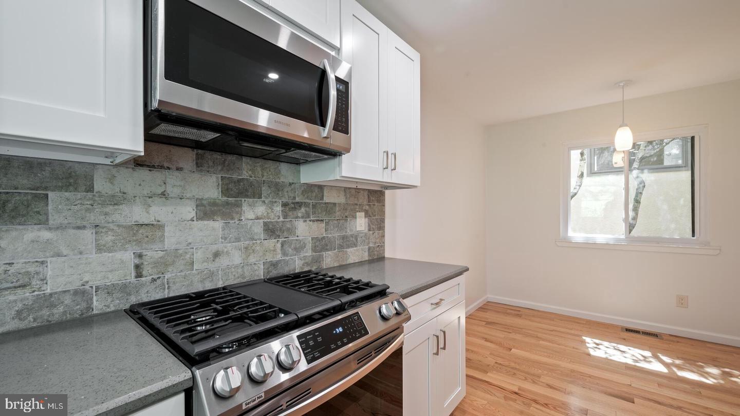 Photo 15 of 37 of 252 Sayre Dr townhome