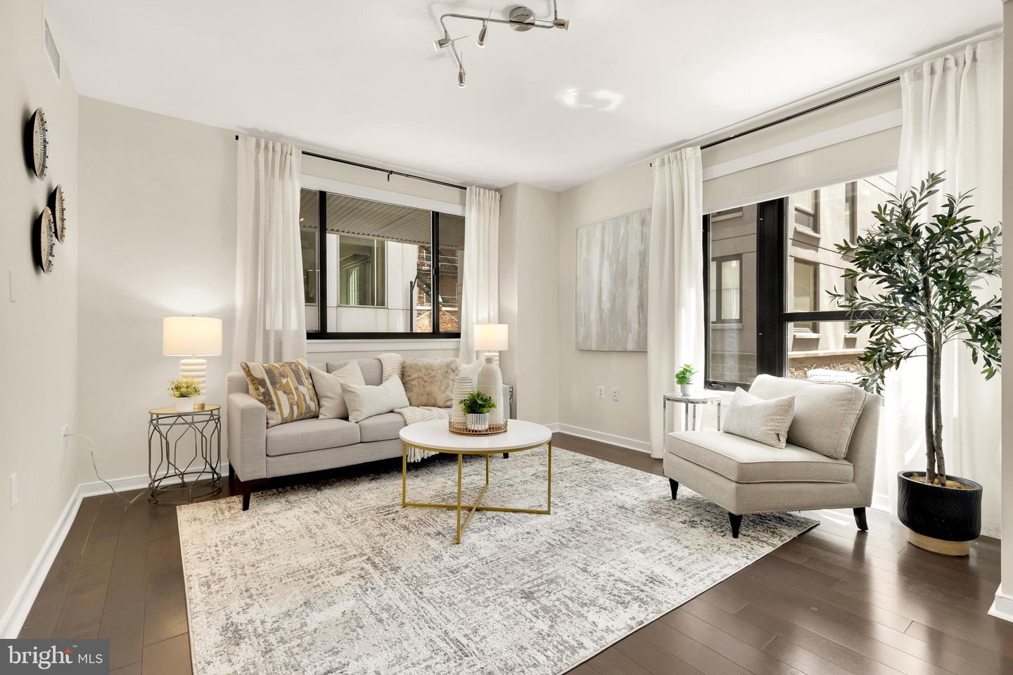 1010 Massachusetts Ave NW #211