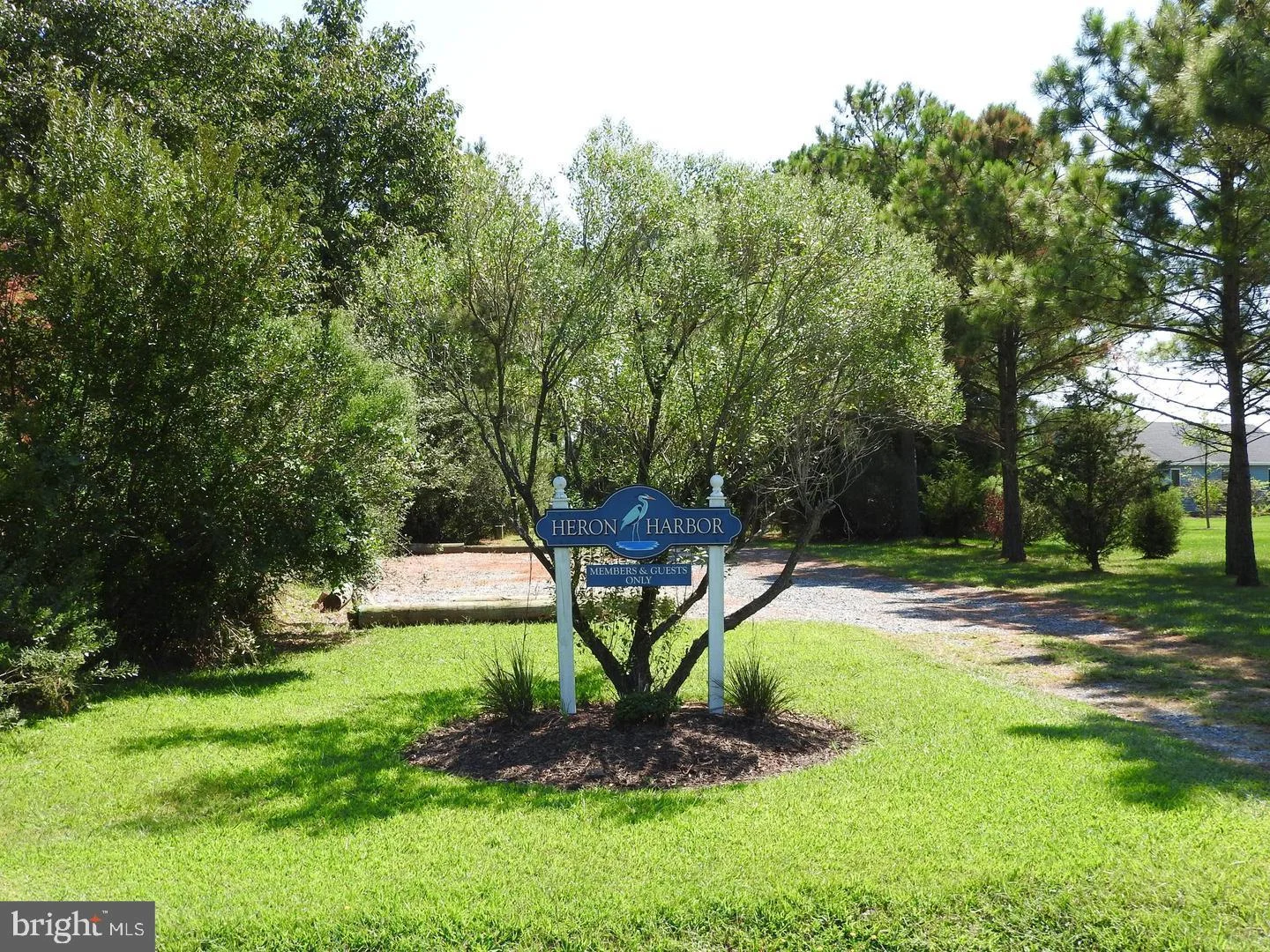 5226 Heron Road