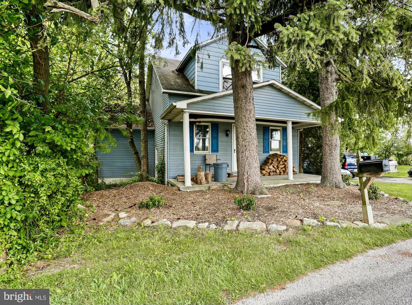Photo 3 of 19 of 6970 Cannery Rd house