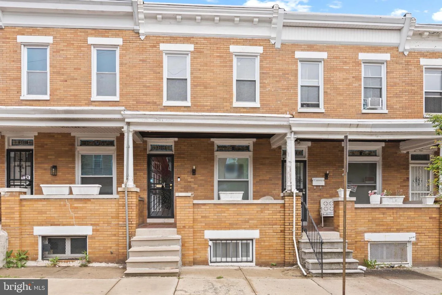 2609 E Hoffman Street