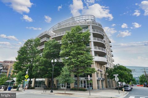 Condominium in Arlington VA 3409 Wilson BOULEVARD.jpg