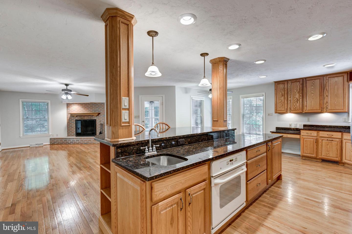Photo 11 of 96 of 50 White Oak Trl house