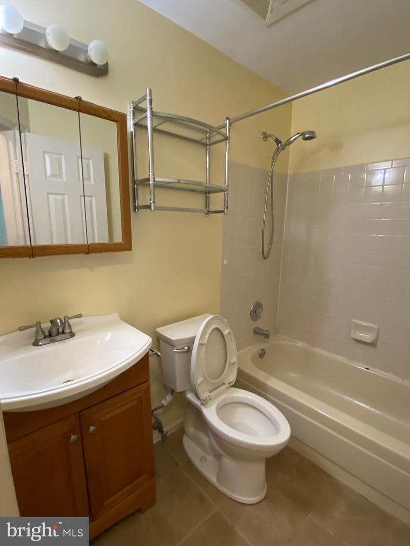 Photo 20 of 28 of 1640 Willowwood Ct townhome