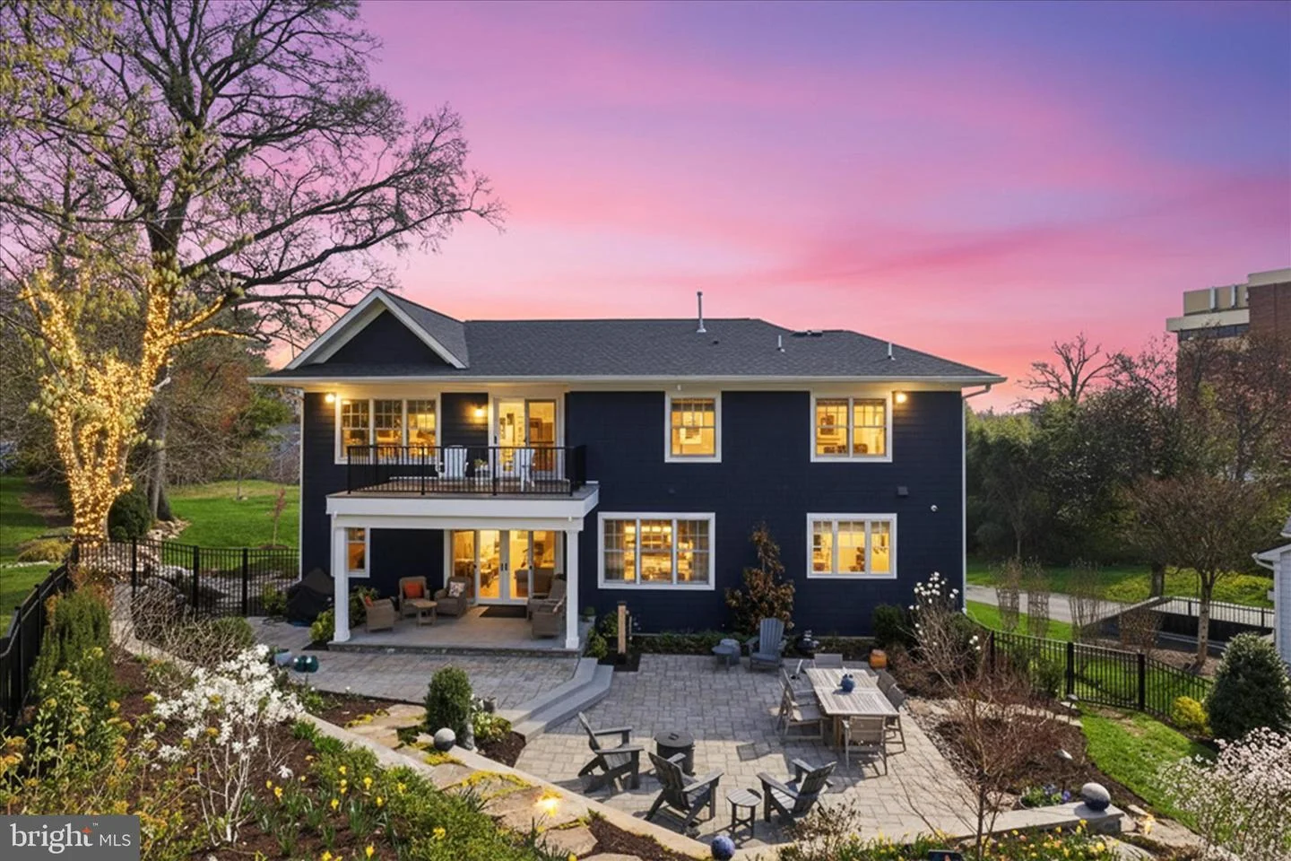 303 Salsbury Lane NW