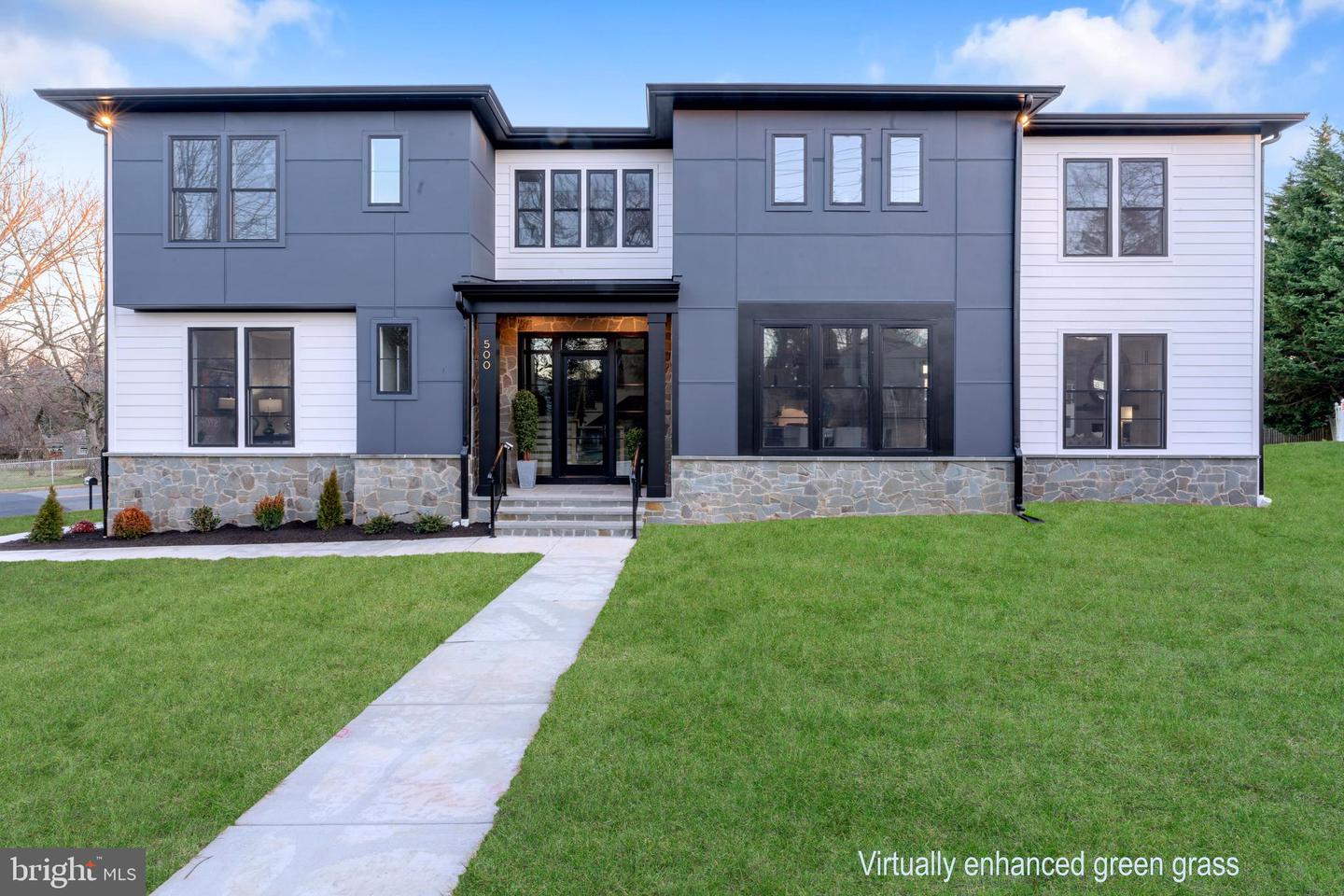 Photo 45 of 64 of 500 Malcolm Rd NW house