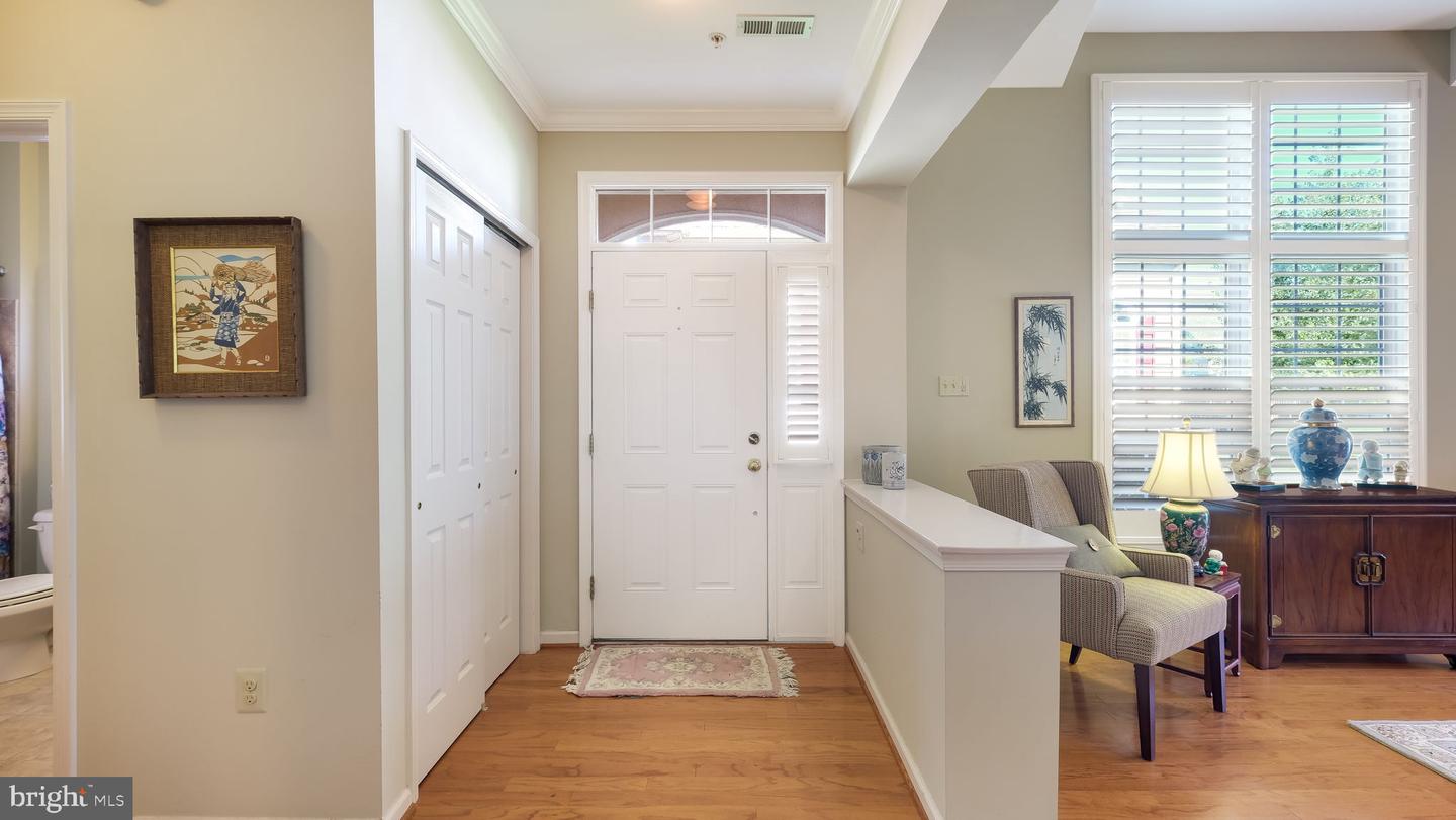 Photo 5 of 43 of 109 Lincoln Dr #232 townhome