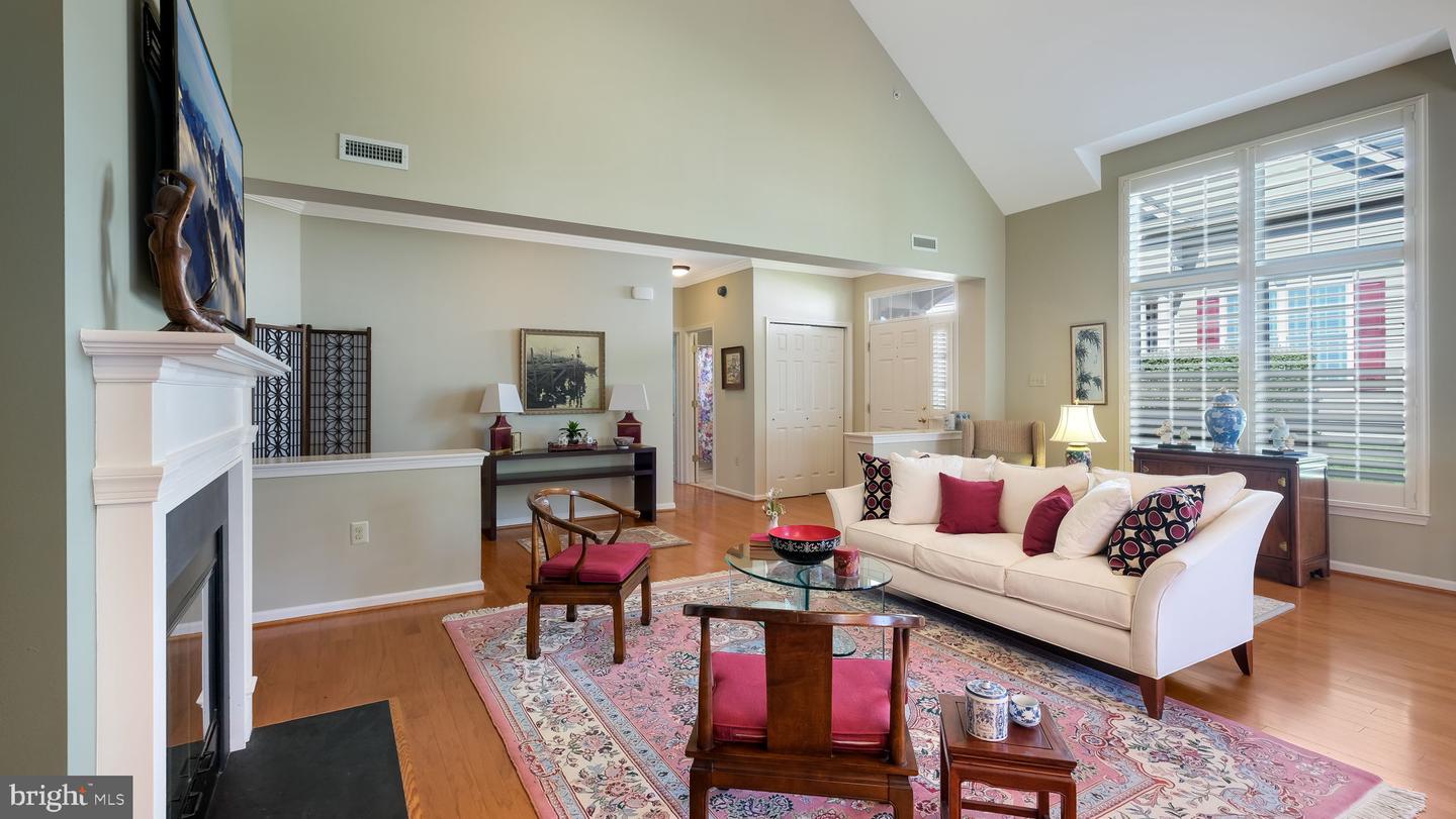Photo 8 of 43 of 109 Lincoln Dr #232 townhome