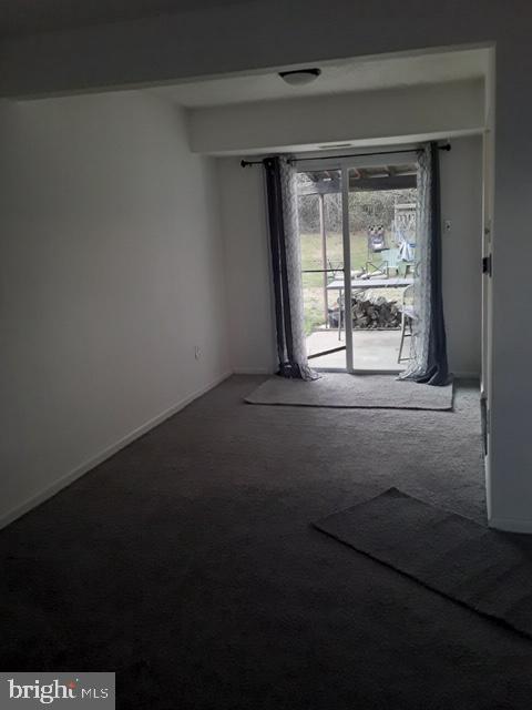 Photo 4 of 11 of 50 Farmhouse Rd multi-family property