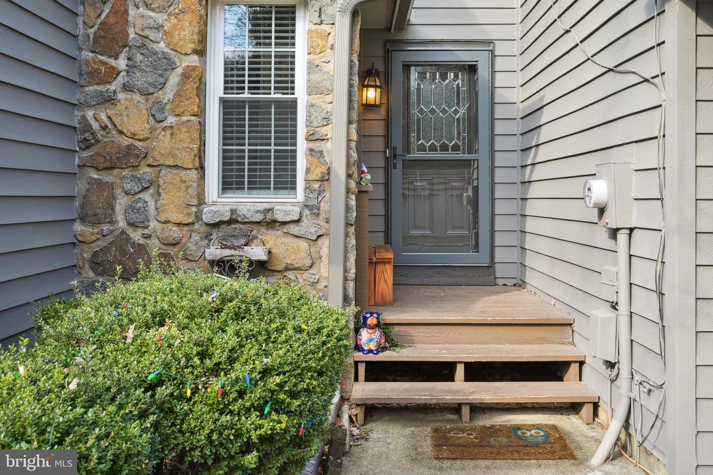 Photo 3 of 35 of 46g Haverhill Ct townhome