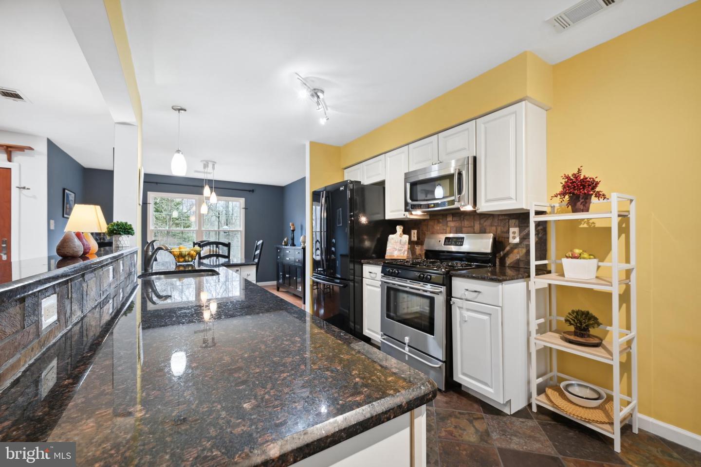 Photo 13 of 35 of 46g Haverhill Ct townhome