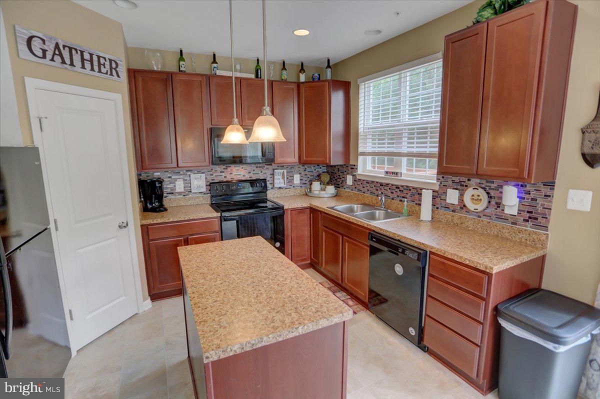 Photo 11 of 40 of 532 Abigail Avenue townhome