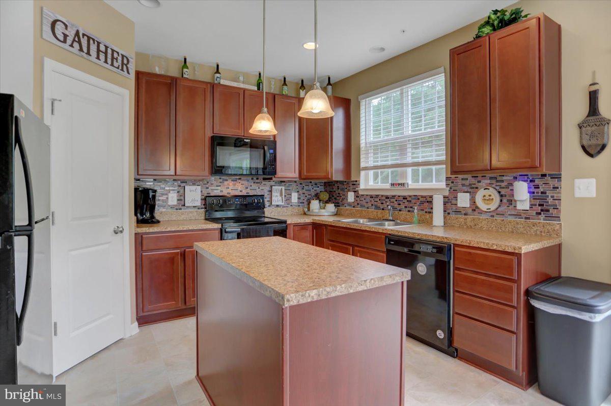 Photo 10 of 40 of 532 Abigail Avenue townhome