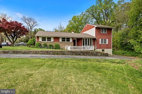 Single Family Residence in Brookhaven PA 300 Avon ROAD.jpg